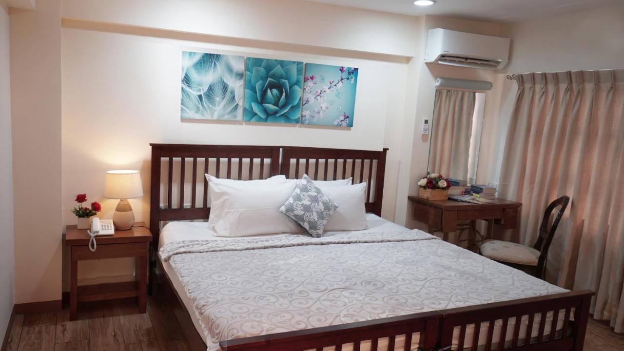 1775 Adriatico Suites Manila Exterior photo
