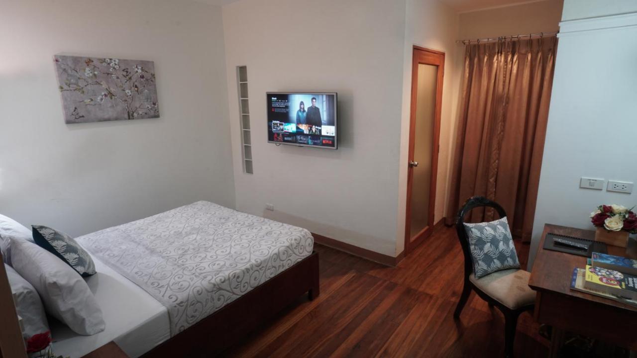 1775 Adriatico Suites Manila Exterior photo