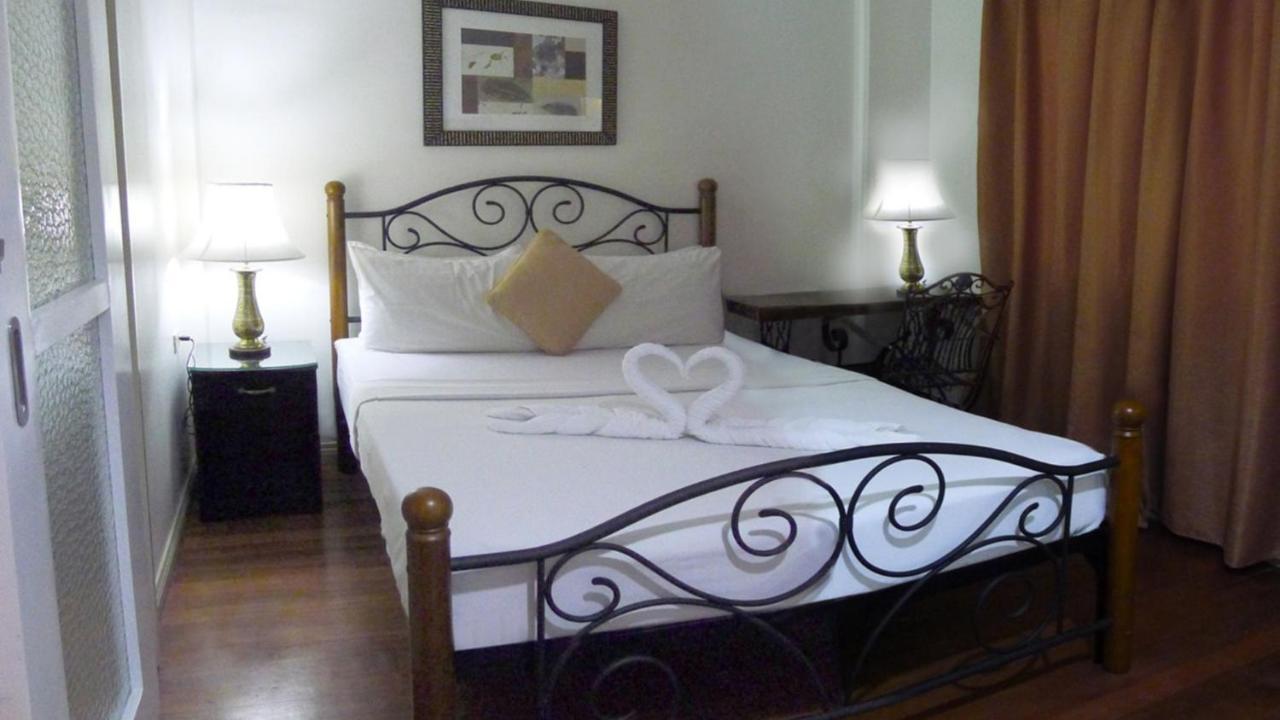 1775 Adriatico Suites Manila Exterior photo