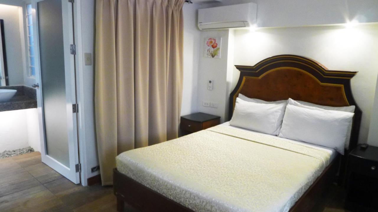 1775 Adriatico Suites Manila Exterior photo
