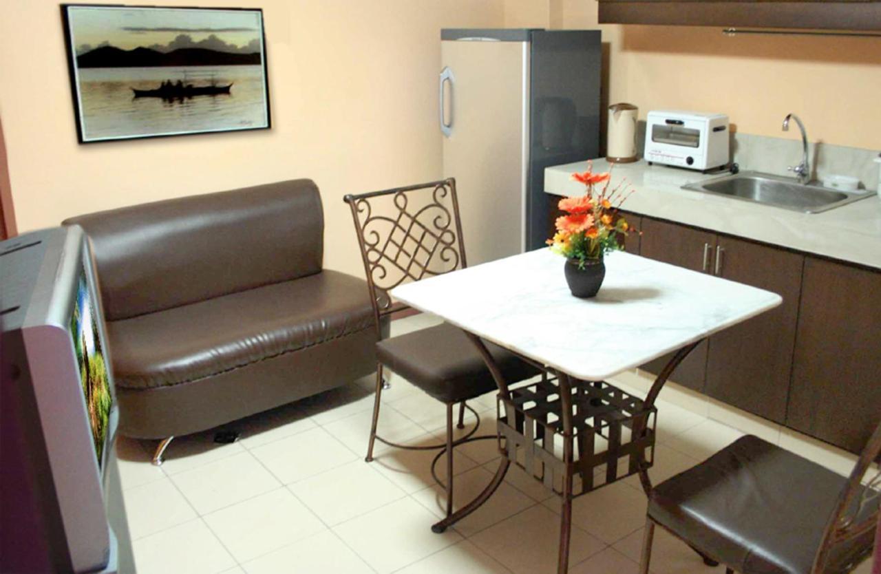 1775 Adriatico Suites Manila Exterior photo