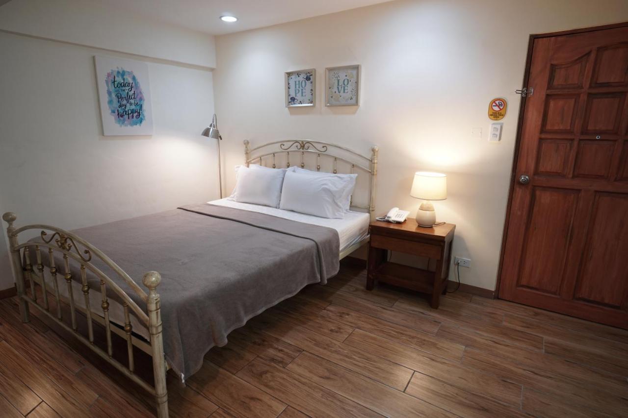 1775 Adriatico Suites Manila Exterior photo