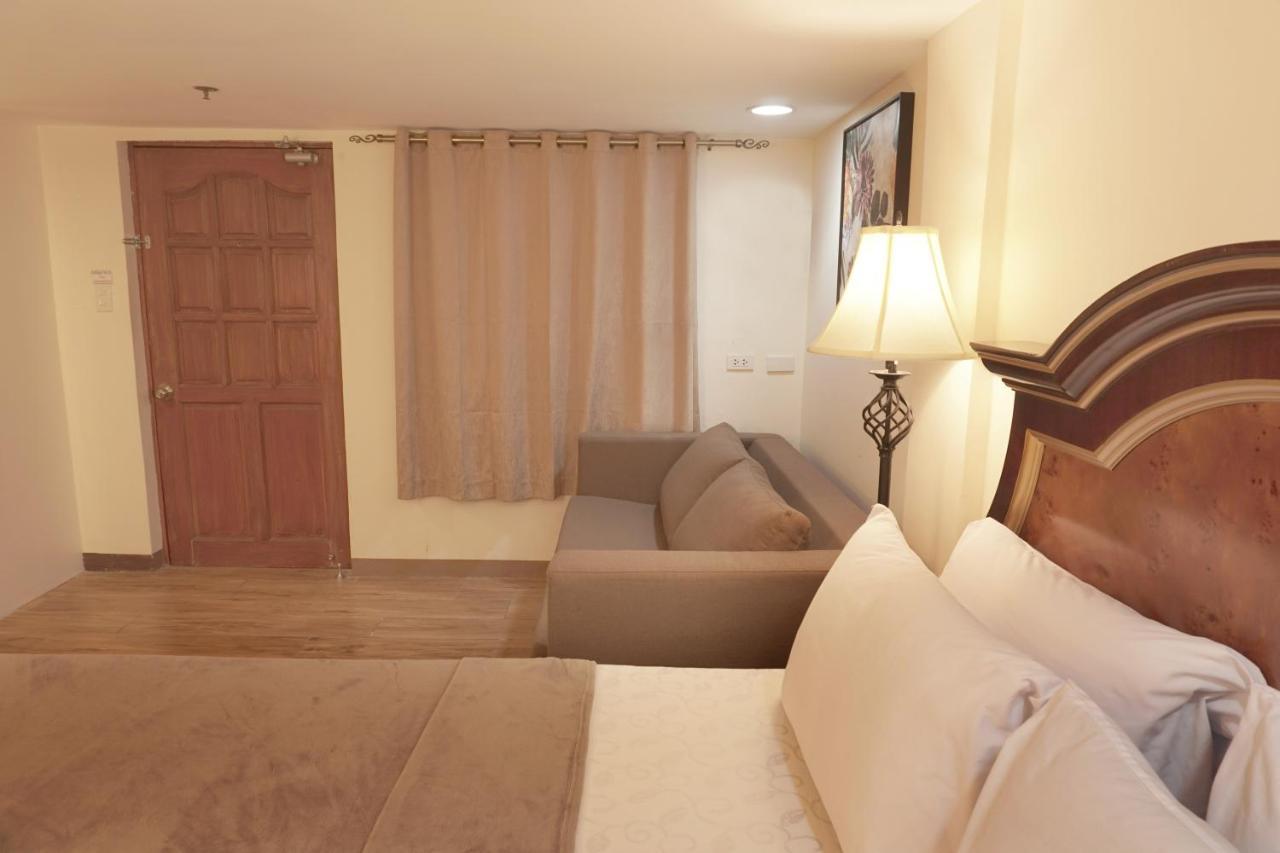 1775 Adriatico Suites Manila Exterior photo